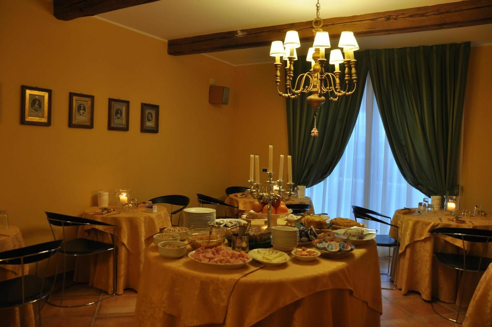 Piazza Nova 3*