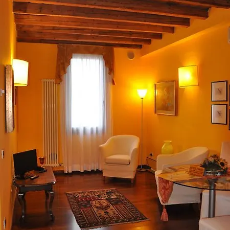 Piazza Nova Guest House Ferrara Zimmer foto